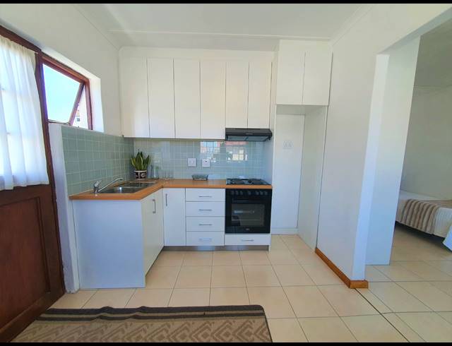 1 BEDROOM APARTMENT TO LET IN GOODWOOD PARK